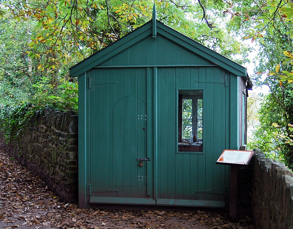 Dylan thomas, writing hut, writing shed, creativity